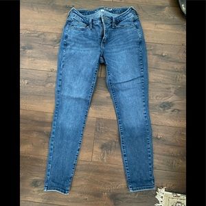 Universal Threads 28R jeans curvy skinny